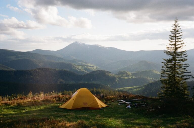 How to Pack Light While Still Bringing Essential Camping Supplies